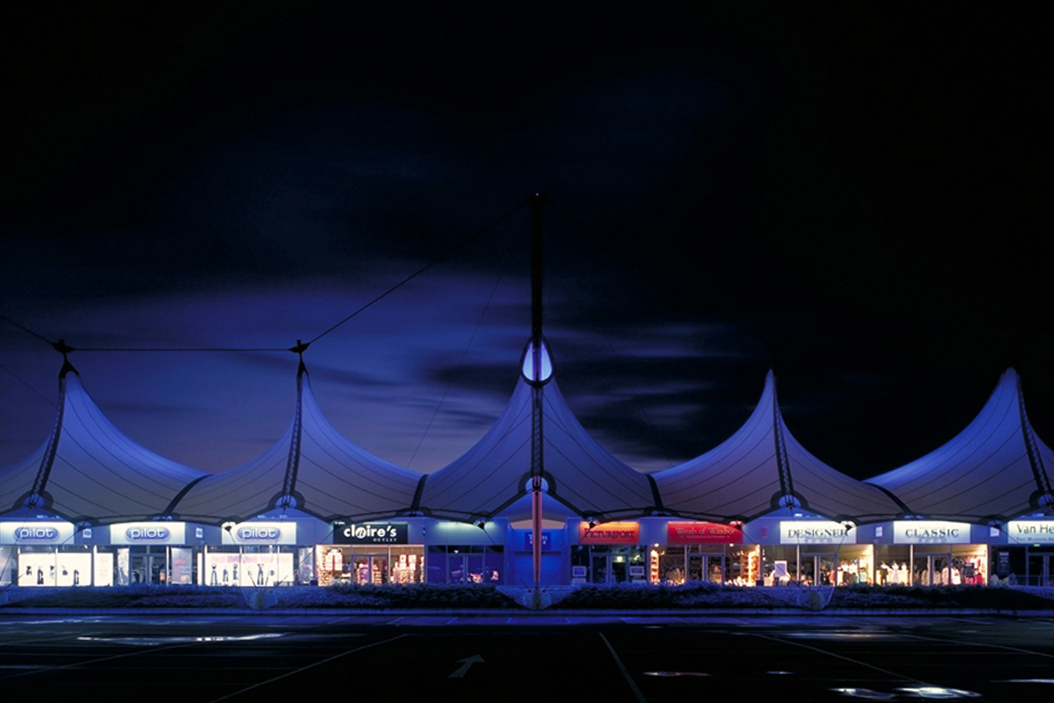 Ashford-Designer-Outlet-Village-01